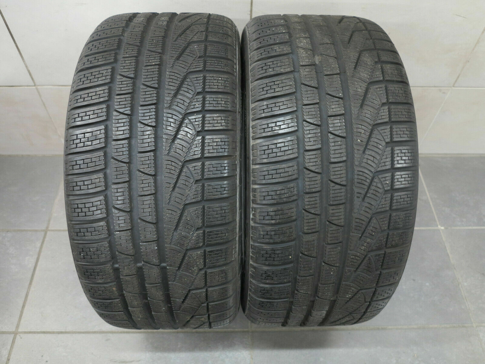 2x Winter Tyre Pirelli Sottozero Winter 240 Series 2 265/45 R18 101v/n0/6 Mm